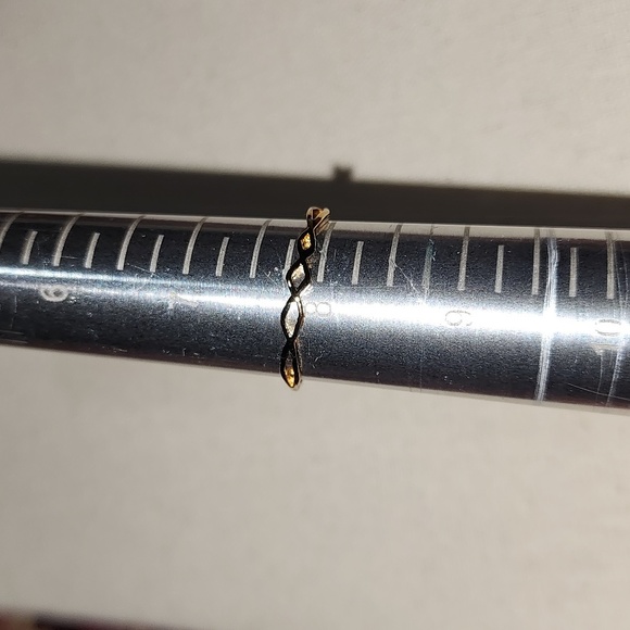 Infinity style ring - Picture 3 of 5